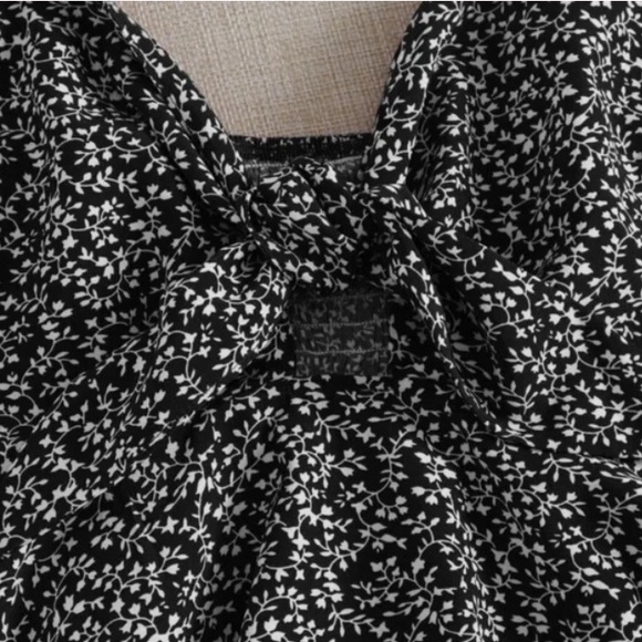 Boho Black Ditsy Floral print front tie peplum crop blouse - Picture 5 of 6